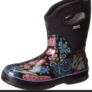 BOGS floral water boots, size 6.